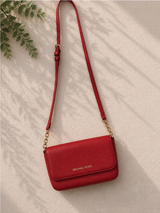 Michael Kors Handbags - MICHEAL KORS JET SET CROSSBODY PURSE